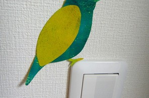 スイッチの端に、１羽